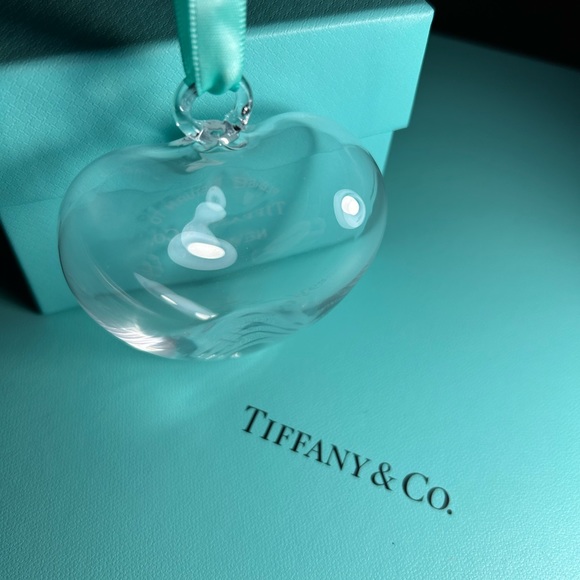 Tiffany&Co RTT Puffy Heart Ornament Clear Crystal Etched Glass. NWOT - Picture 4 of 7